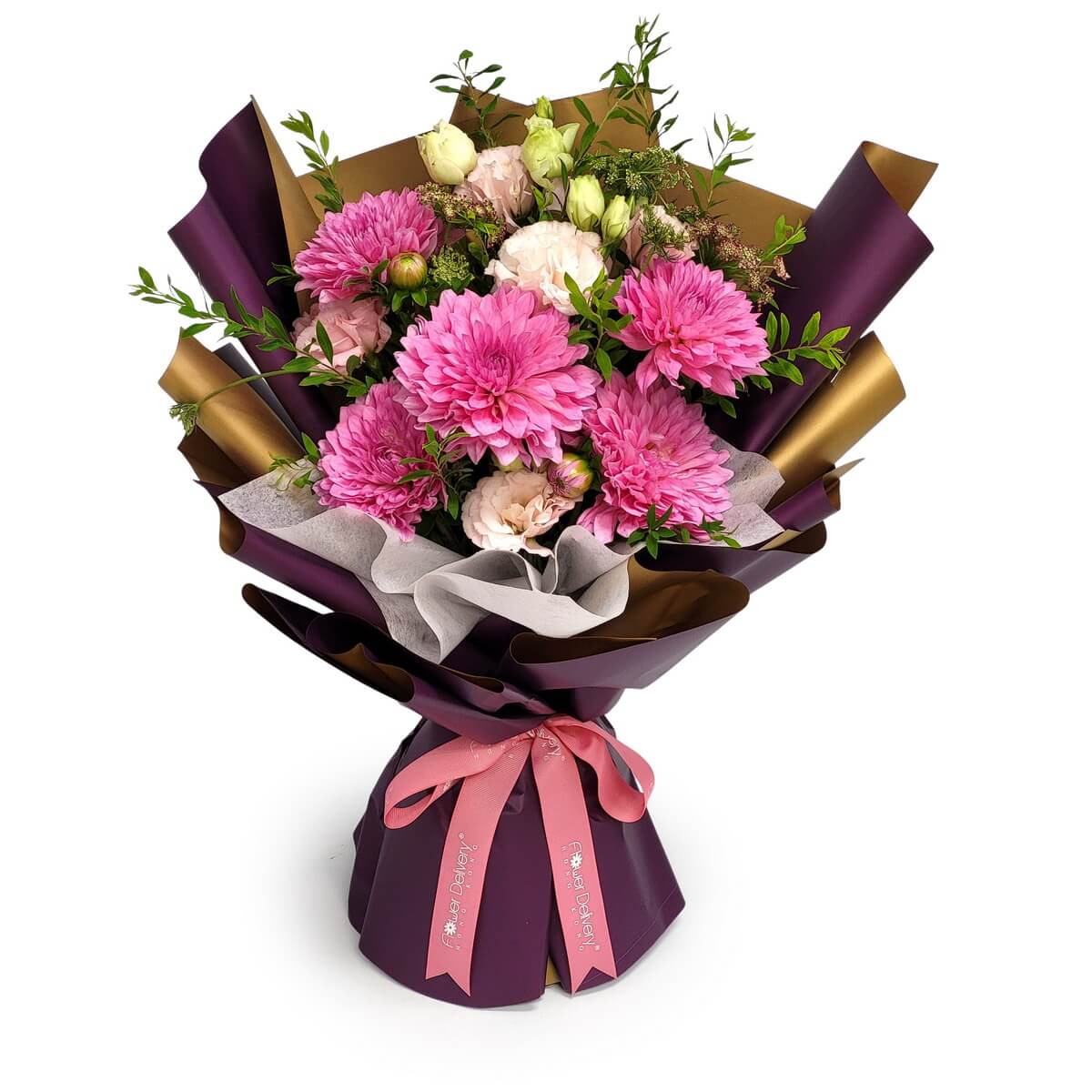 Bouquet with pink dahlias, soft lisianthus, and green foliage in purple wrapping. 粉紅大理花、淡色洋桔梗和綠葉組成的花束,配紫色包裝紙。