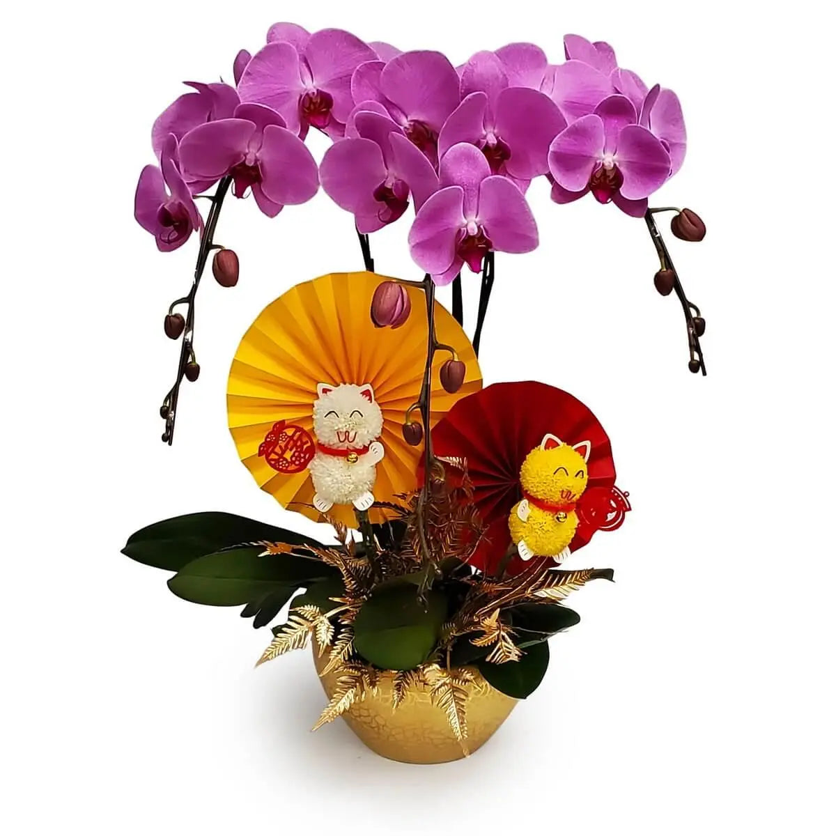 Phalaenopsis orchids with vibrant magenta blooms in gold pot, accented by golden leaves, paper fans, and lucky cat ornaments | 金盆蝴蝶蘭盛放洋紅花朵,搭配金葉、紙扇及招財貓裝飾