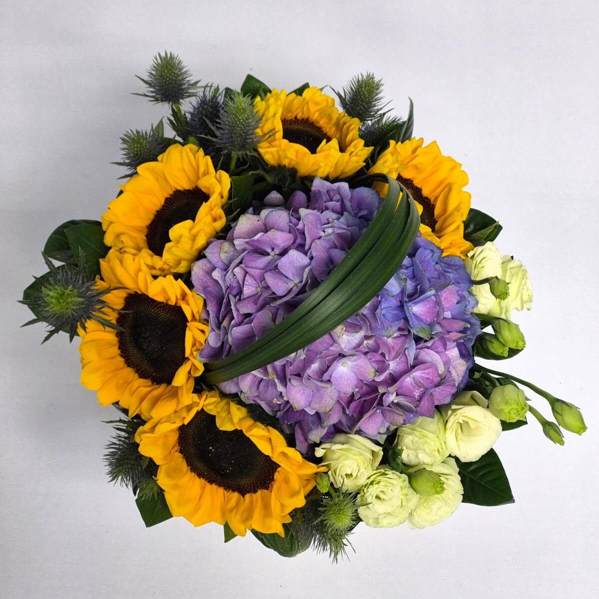 Original photo of yellow sunflowers, purple hydrangea and white lisianthus hat box flower arrangement - 向日葵、紫色繡球花與白色洋桔梗帽盒花藝