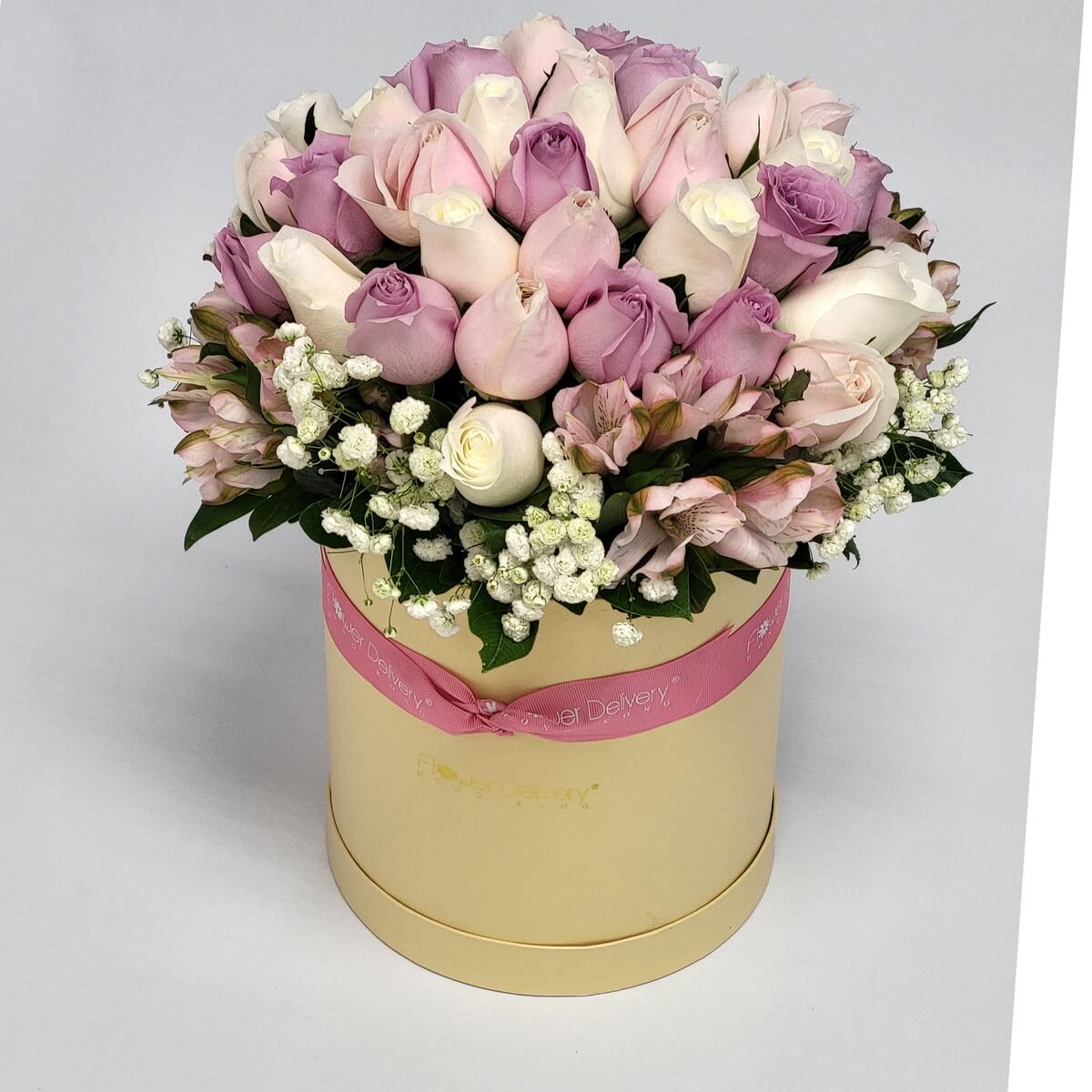 Luxury round hat box filled with pink, lavender and white roses, baby’s breath and alstroemeria, studio original photo 粉紅、淡紫及白色玫瑰花盒配滿天星及小百合 實物原相