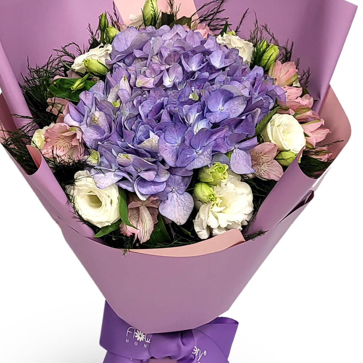 Elegant bouquet with vibrant purple hydrangeas, white lisianthus, soft pink alstroemerias, and green buds – 紫繡球、白桔梗、粉紅紅掌及嫩綠花苞構成的高雅花束