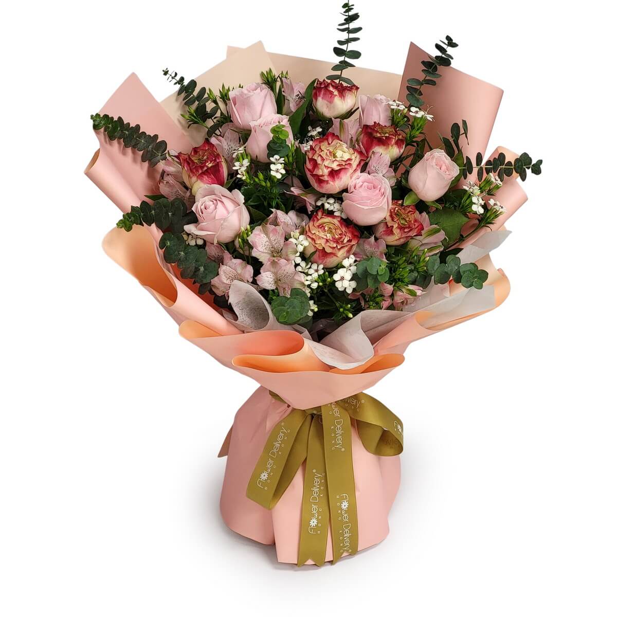 Blush roses, red-cream bi-colour roses, pale alstroemeria, bouvardia, and eucalyptus wrapped in peach-pink floral paper. 粉紅玫瑰、紅奶雙色玫瑰、粉百合花與五福花配綠葉，桃粉包裝紙設計。