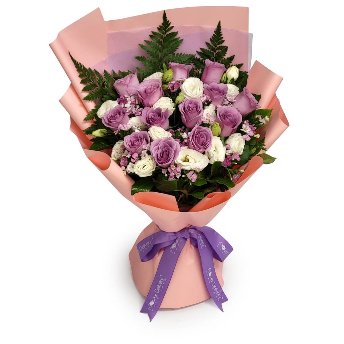 Hand-tied bouquet with lavender roses, white lisianthus, pink waxflowers, and ferns, wrapped in layered peach and lilac paper. 薰衣草玫瑰、白色洋桔梗、粉紫蠟花及蕨葉設計，配桃紫色包裝紙的手綁花束。