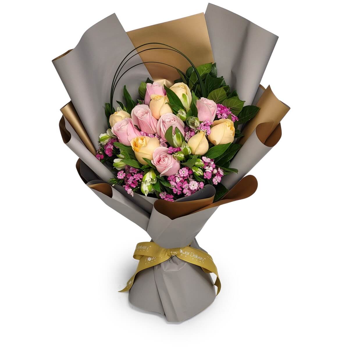Full floral bouquet featuring pink and champagne roses, pink filler flowers and lush greenery, original photo, styled in layered grey-gold wrapping 粉紅香檳玫瑰與粉色配花加上豐富綠葉 原相 灰金層次包裝花束
