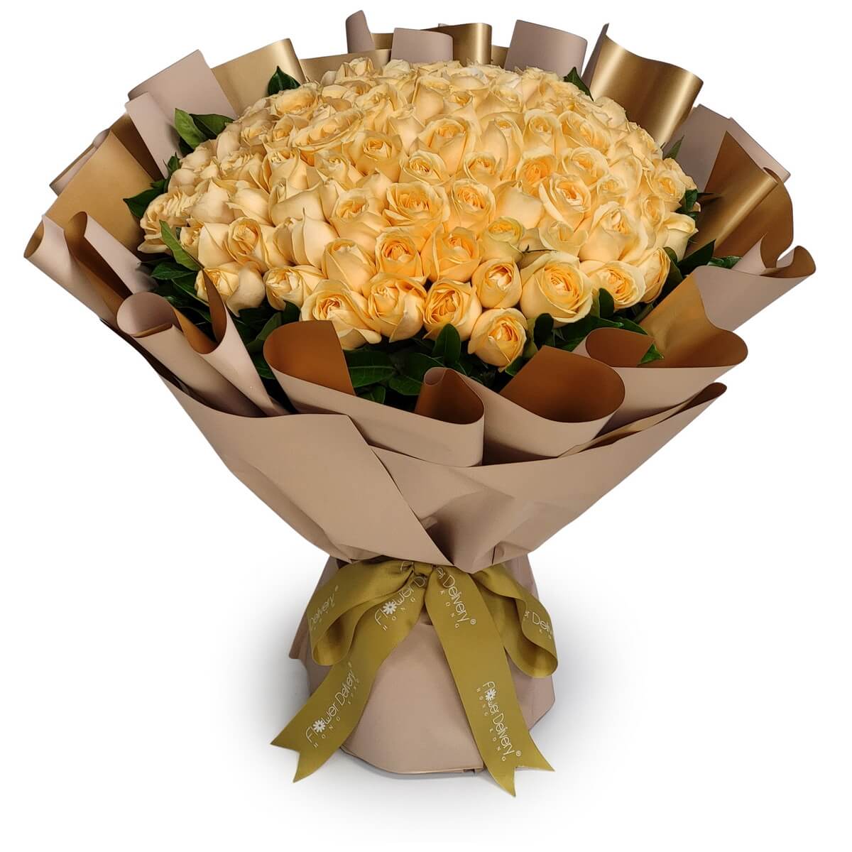 Grand bouquet of 99 champagne roses with greenery, wrapped in gold and beige-toned paper - 壯觀99支香檳玫瑰花束，配綠葉與金米色包裝。