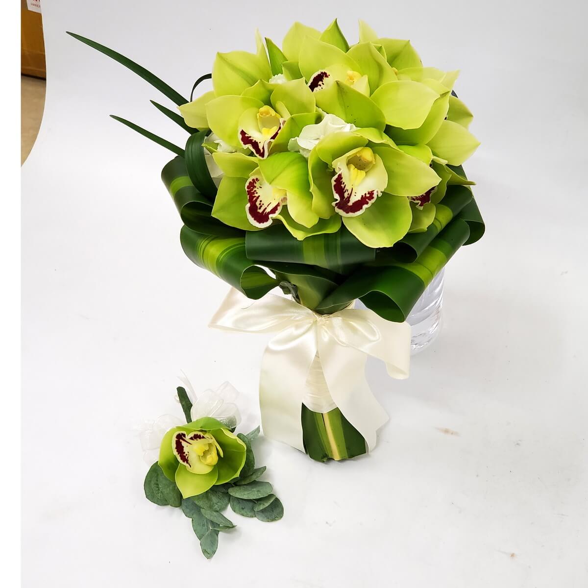 Original photo of hand-tied bouquet of green cymbidium orchids with white ribbon, paired with matching boutonniere - 綠色文心蘭手綁花束配白絲帶及同款襟花