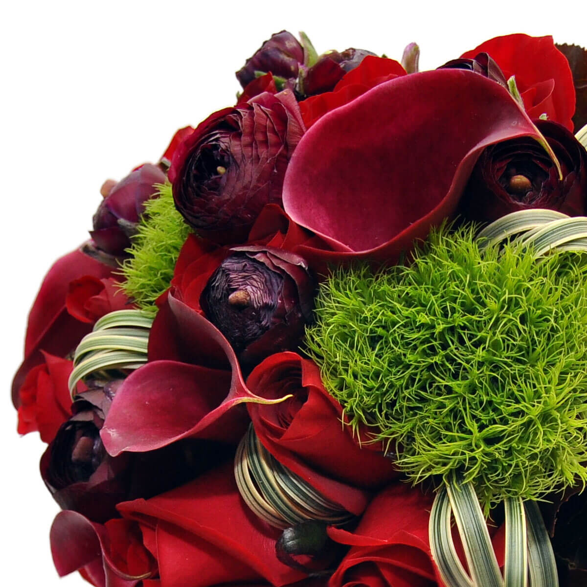 Detail view of a compact arrangement featuring deep red calla lilies, ranunculus, and roses, accented with moss and variegated grass strands - 紅色馬蹄蘭、毛茛與玫瑰緊密組合，配綠苔蘚及斑紋草葉的細節圖