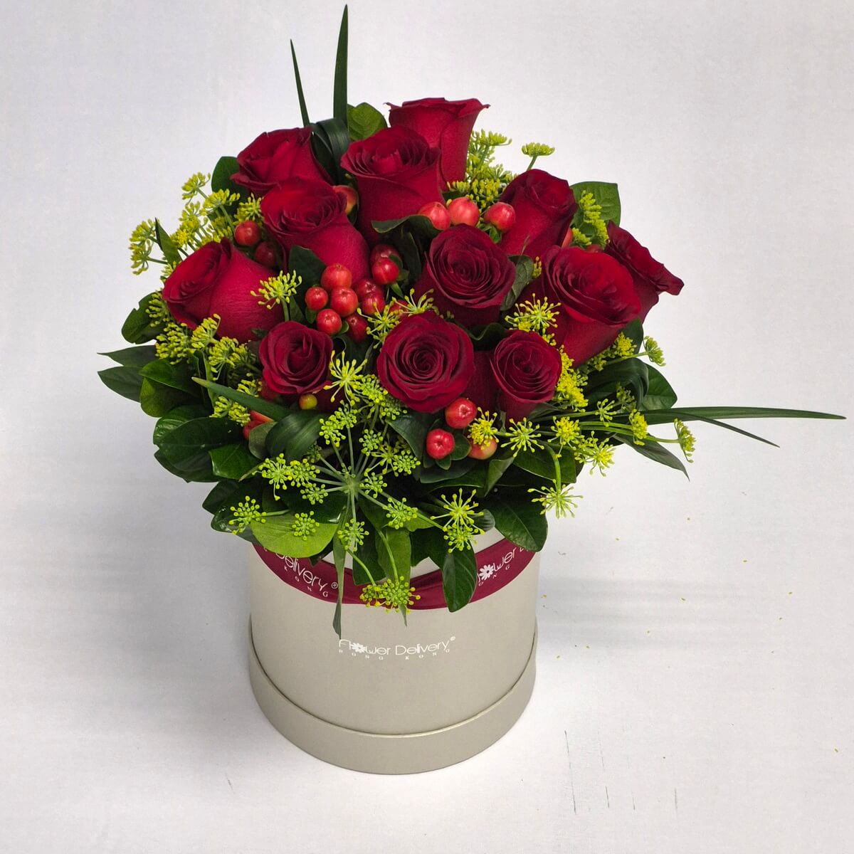 Original photo of round flower box arrangement with red roses, red hypericum berries and yellow dill flowers - 紅玫瑰配紅果金絲桃及蒔蘿花盒裝花藝